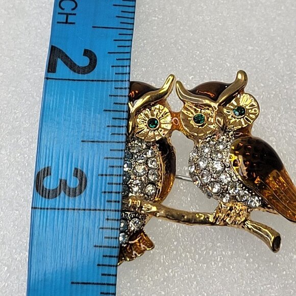 Gold Tone Two Owls Brooch - Picture 6 of 11